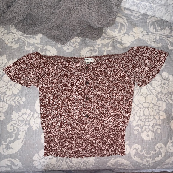 Off the shoulder crop top - Picture 2 of 4